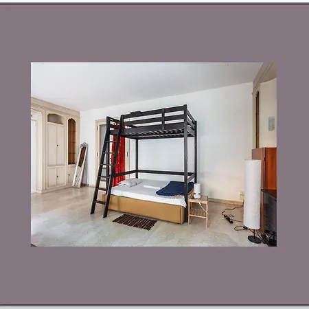 Bed & Breakfast‎ Asinelli