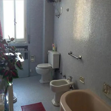 Bed & Breakfast‎ Asinelli 3*